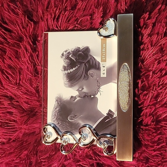 New Silver Heart Frame 6in x 4in - Picture 1 of 3